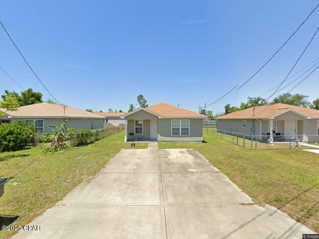 Primary Photo - 5101 Willow St