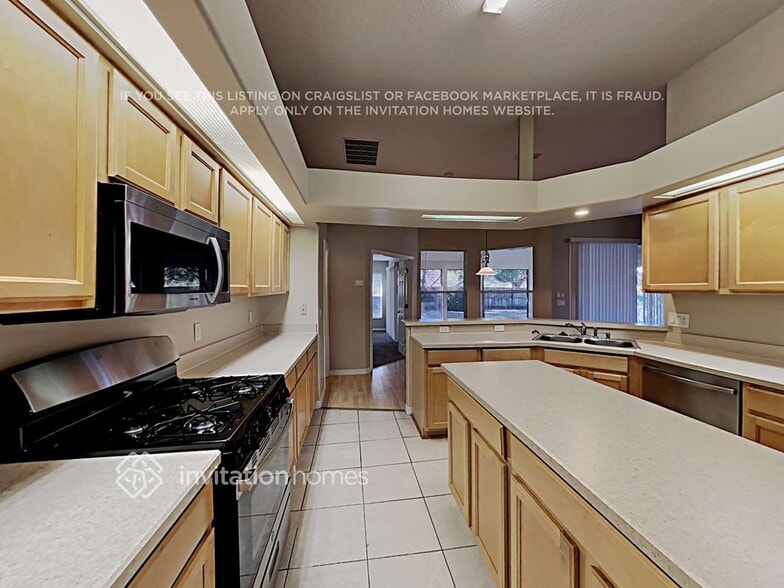 Building Photo - 14816 Pine Cone Trail