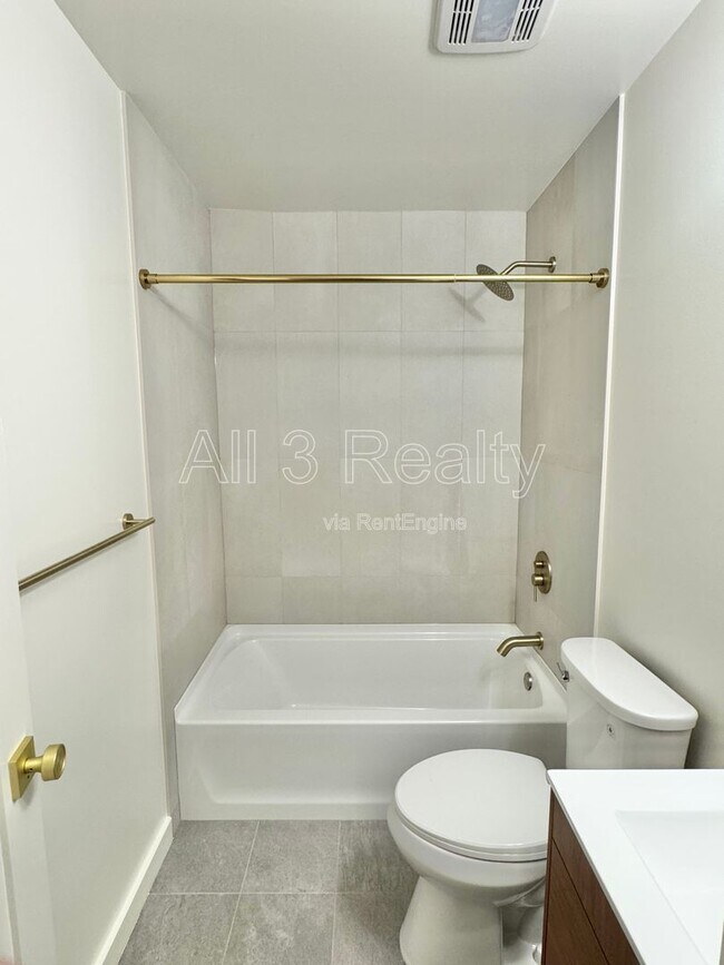 Building Photo - 3224 Little John Dr