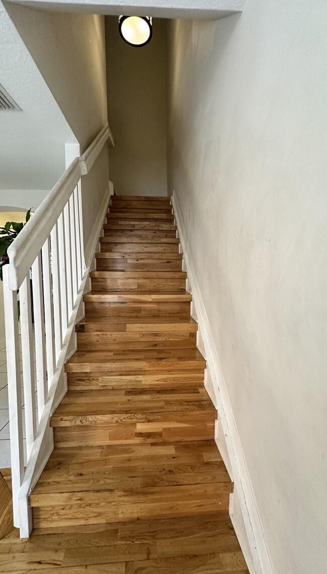 Building Photo - 4965 Leeward Ln