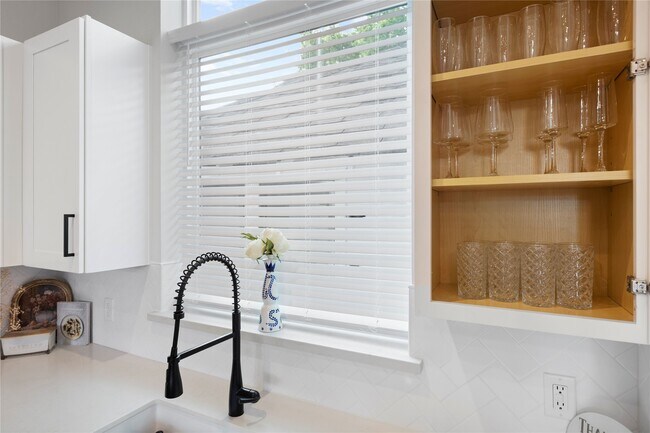 Building Photo - 1410 Milby St