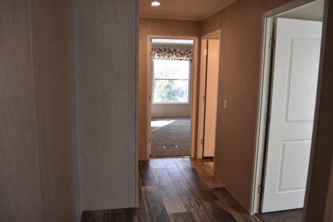 Building Photo - Mobile Home