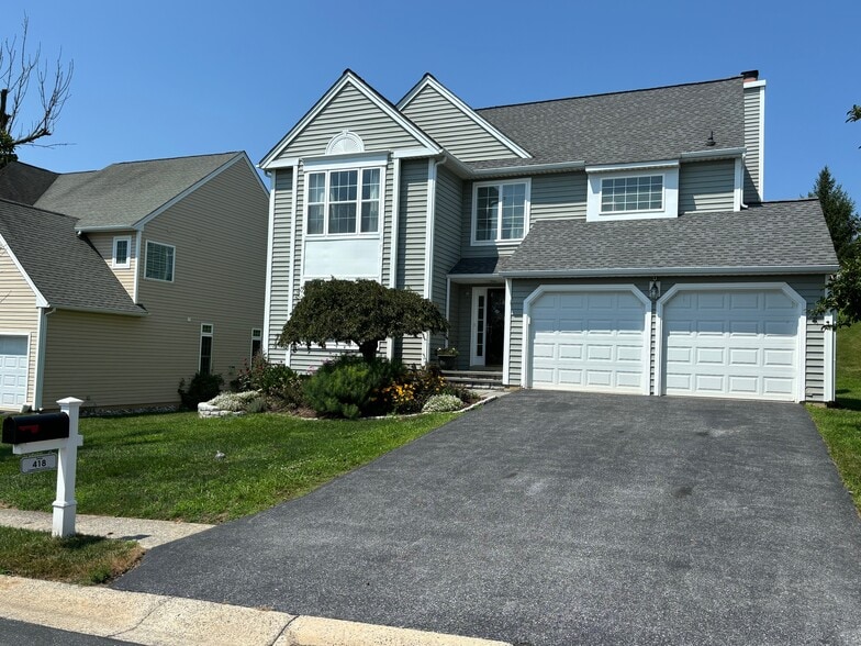 Building Photo - 418 Carpenters Cove Ln