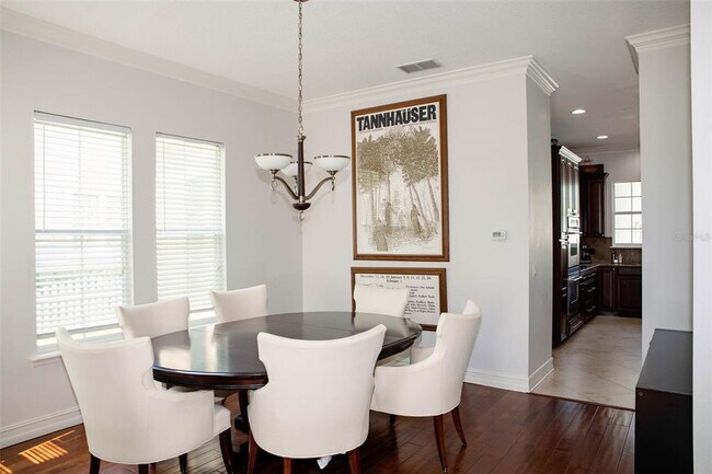 Building Photo - 411 Sycamore St