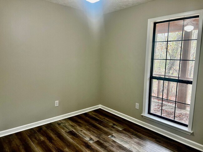 Building Photo - 95 Oakwood Dr