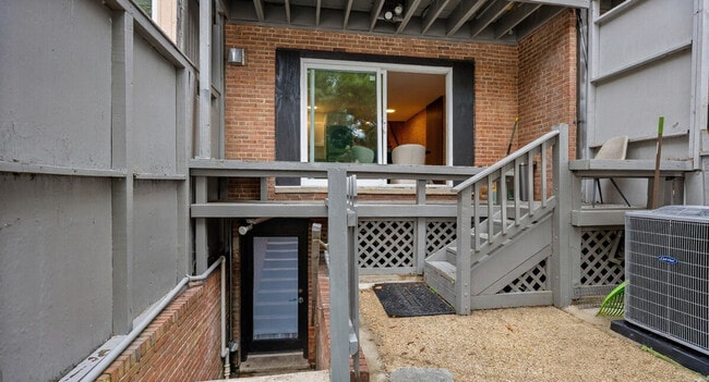 Building Photo - 3590 Water St NW