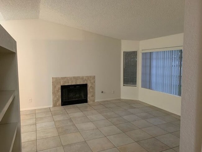 Building Photo - Beautiful 3 bedroom home!