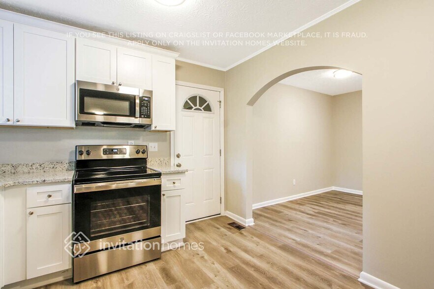 Building Photo - 4560 Birch Ridge Trail