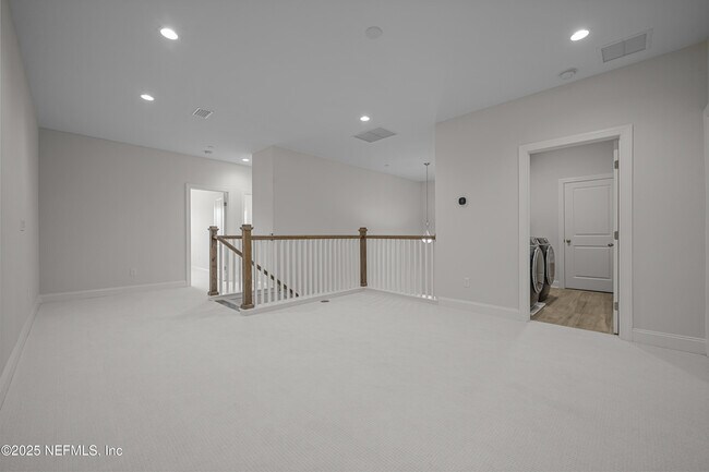 Building Photo - 23 Oak Pk Dr