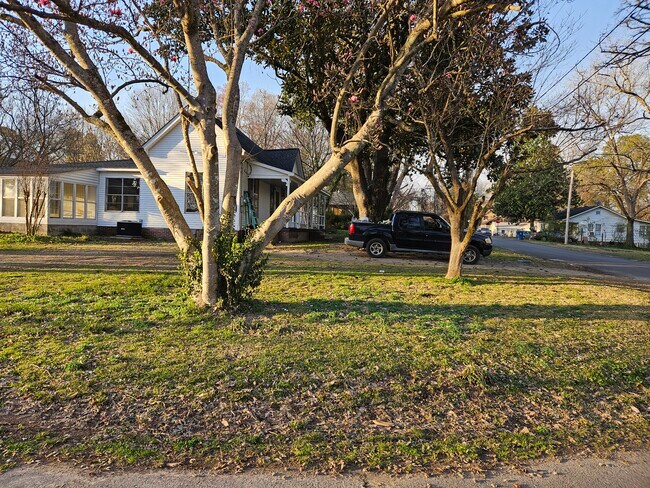 Building Photo - 508 Division