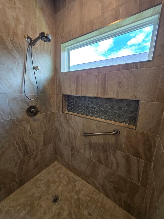 Building Photo - Beautiful 3-Bedroom, 2.5 Bath Home in Desi...