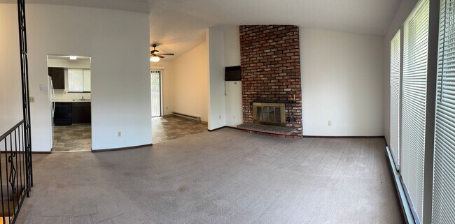 Building Photo - 1071