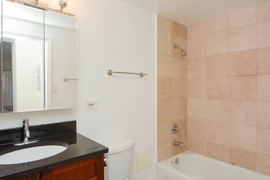 Building Photo - 4180 N Marine Dr