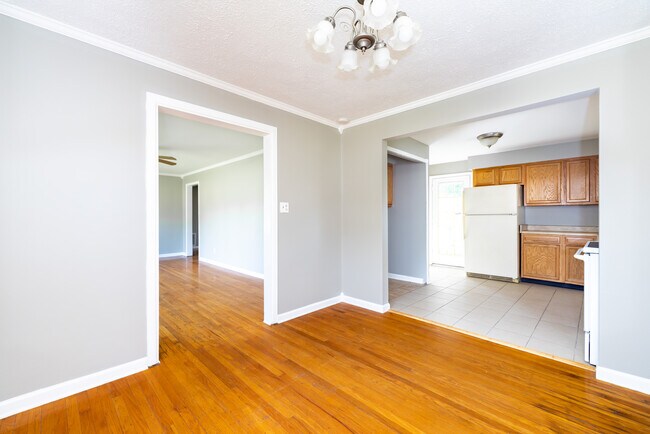 Building Photo - 7215 Earl Dr