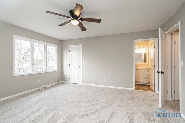 Building Photo - 4045 Hillandale Rd