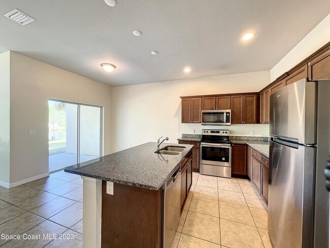 Building Photo - 3737 Chambers Ln