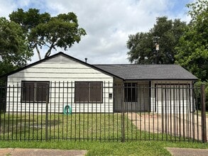 Building Photo - 6610 Kassarine Pass