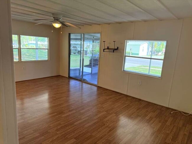 Building Photo - 1208 Lee St