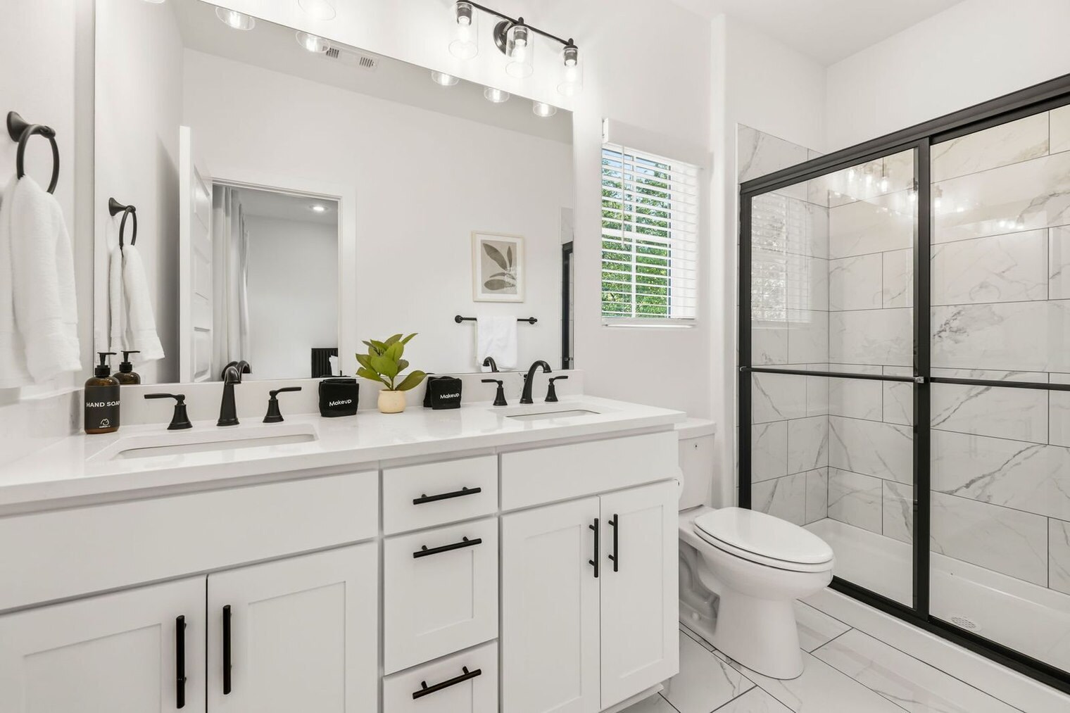 Building Photo - 1324 Van Buren Ave