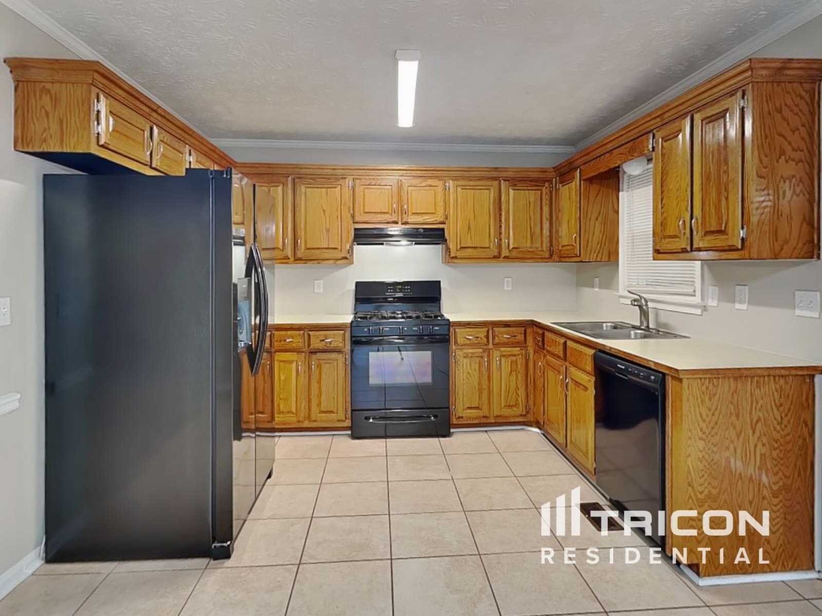 Building Photo - 1925 Sidneys Cove