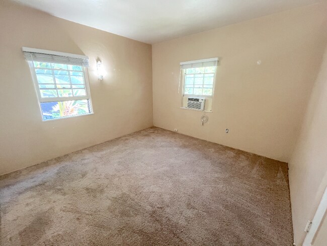 Building Photo - 1056 Euclid Ave