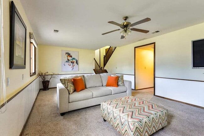 Building Photo - Beautiful 4 Bed, 2 Bath House in SW Fort Collins!