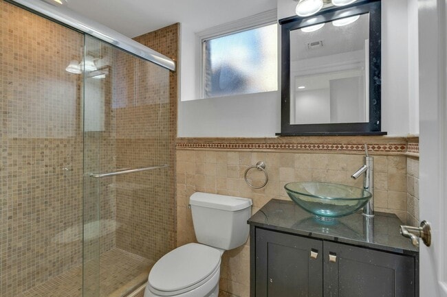 Building Photo - 52B Myrtle Ave MYRTLE Ave