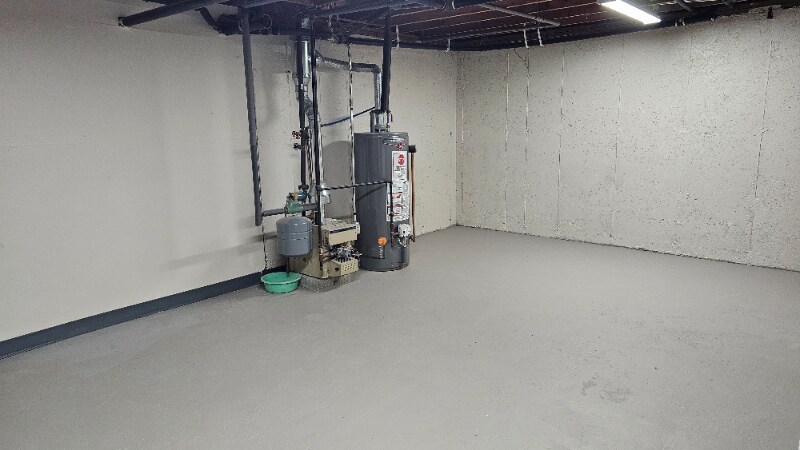 Building Photo - 266 High Path Rd