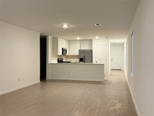 Building Photo - 16802 Old Wagon Wy