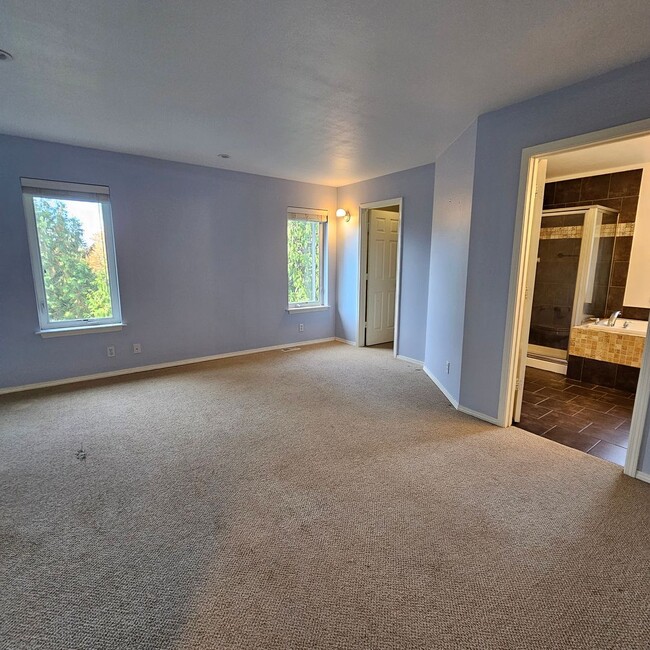 Building Photo - Bright and Stunning 2-Story Home with Dayl...