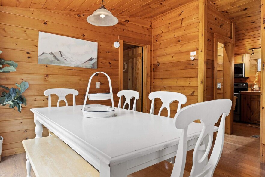 Building Photo - 1390 Snake Nation Rd