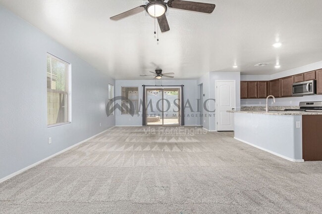 Building Photo - 1517 E Saint Catherine Ave