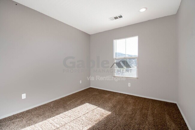 Building Photo - 37400 Queen Anne Pl
