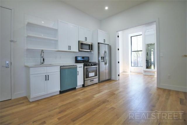 Building Photo - 3 bedroom in BROOKLYN NY 11206