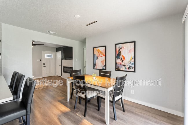 Building Photo - 7210 Cloverfield Ln