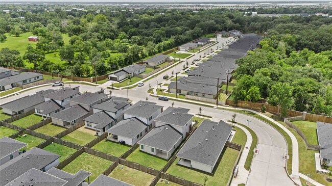 Building Photo - 2905 Highgate Hill Ln