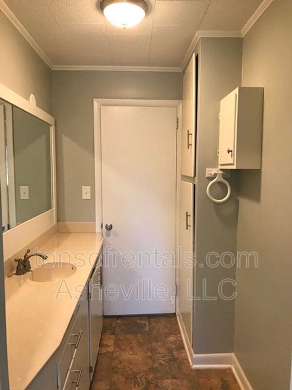 Building Photo - 148 Briarwood Ln