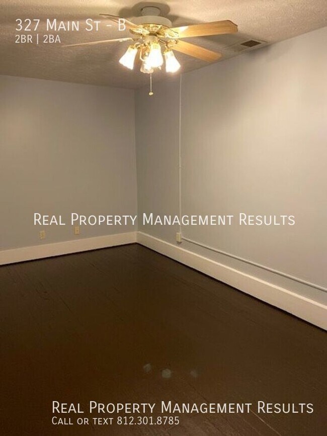 Building Photo - 327 Main St