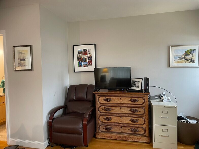 Building Photo - 19 Lafayette Rd