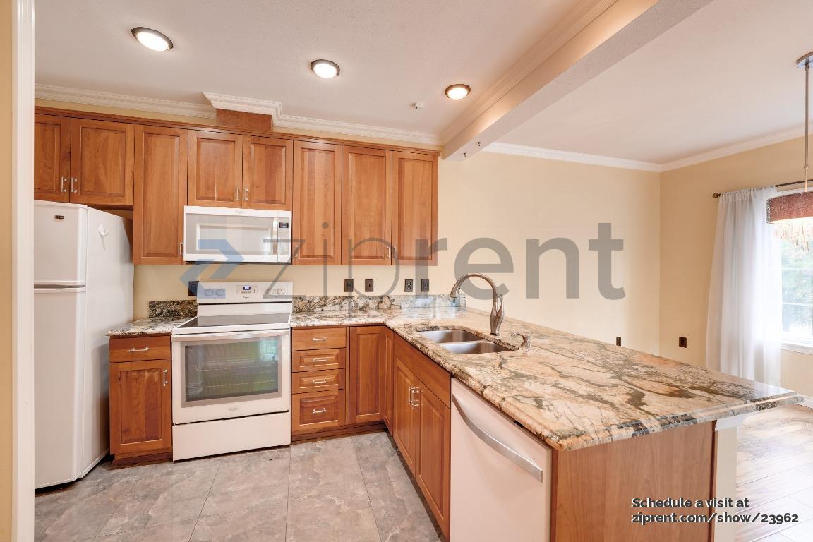 Building Photo - 10909 Avondale Rd NE