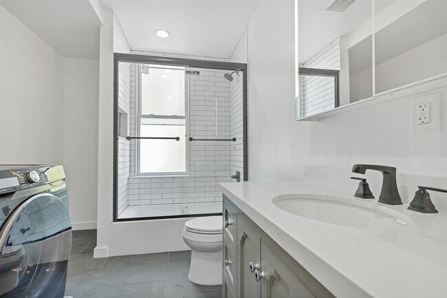 Building Photo - 208 Shippen St