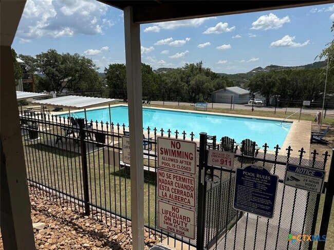 Building Photo - 1740 Colleen Dr