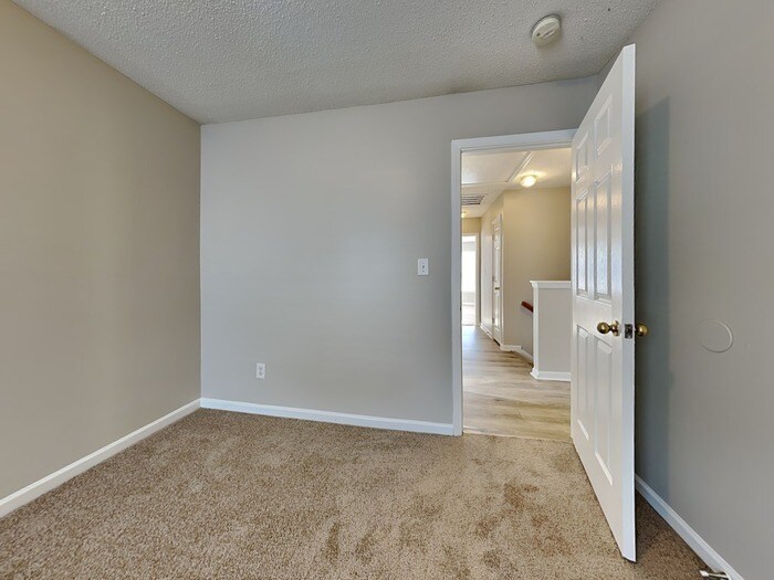 Building Photo - 3428 Ann Franklin Ct