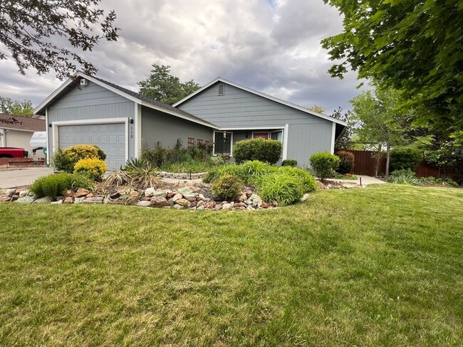 Building Photo - 3 bedroom, 2 bathroom, 1447 Sq Ft