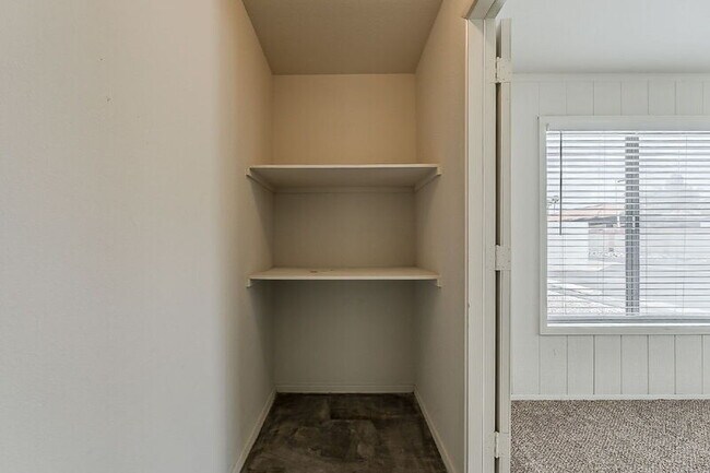 Building Photo - 4328 E Capri Ave