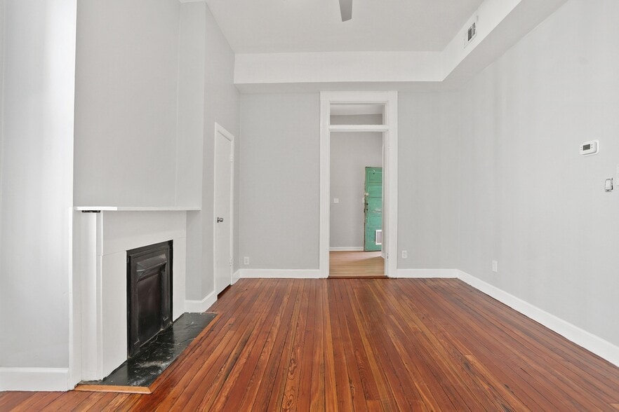 Building Photo - 1112 Barnard St