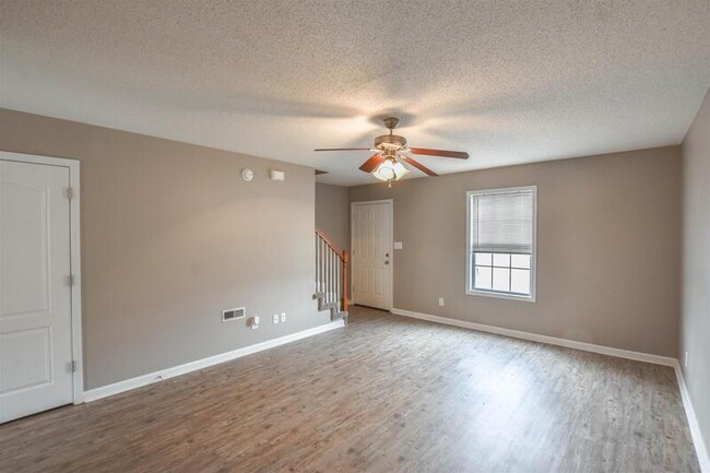 Building Photo - 513 Patriot Park Ct