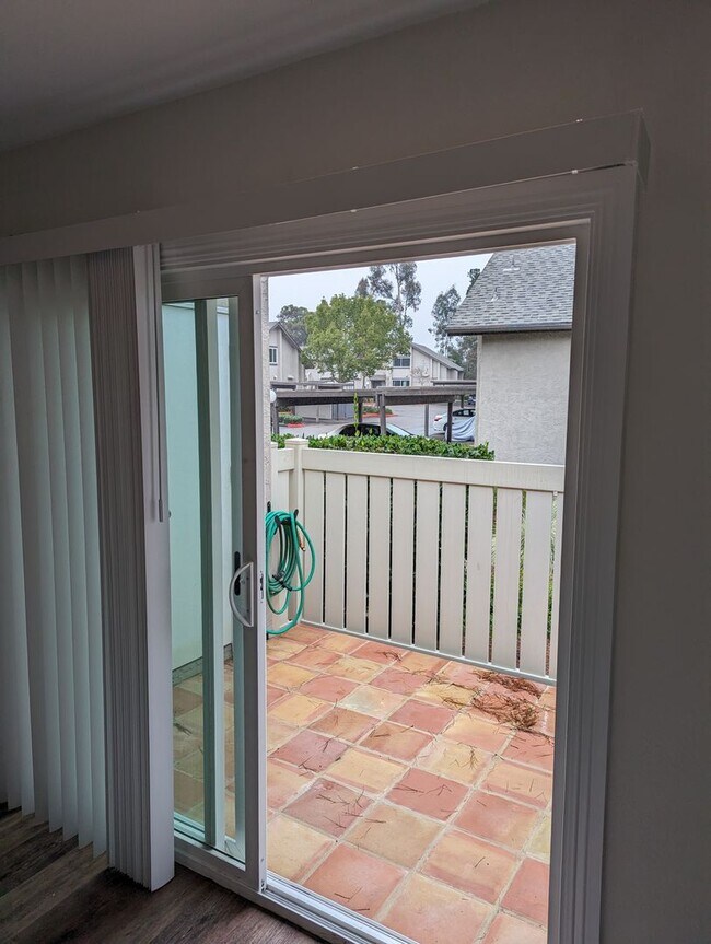 Building Photo - Fully Upgraded 3 Bed/2 Bath Condo - Poway