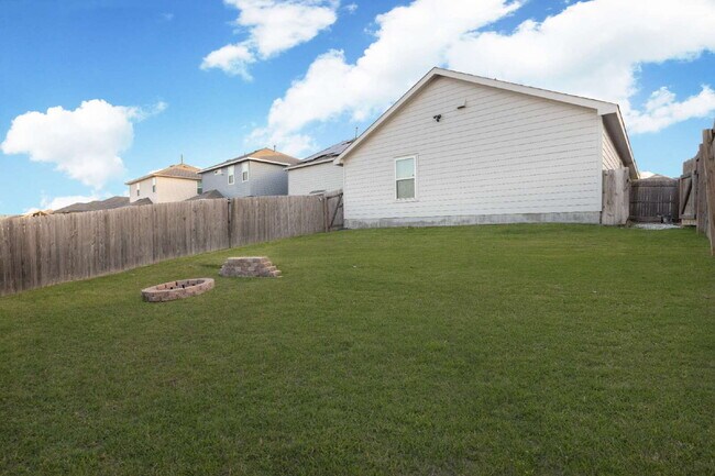 Building Photo - Smart. Stylish. Ready to Welcome You Home!