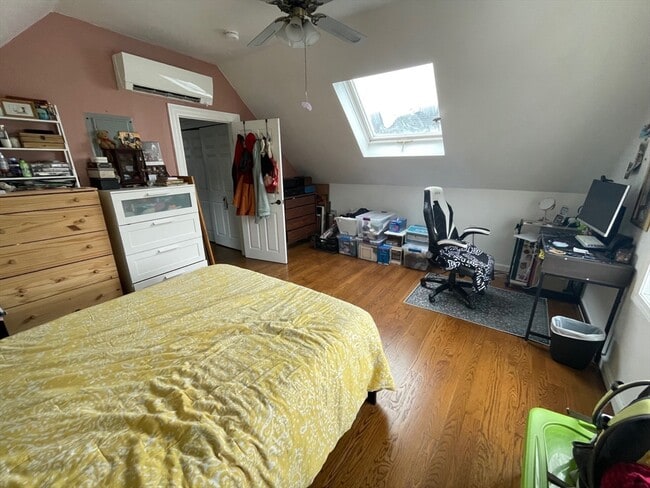 Building Photo - 105-107-107 Harvard St